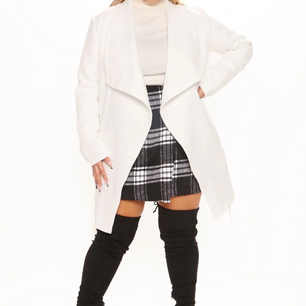 White fleece like Fashion Nova coat